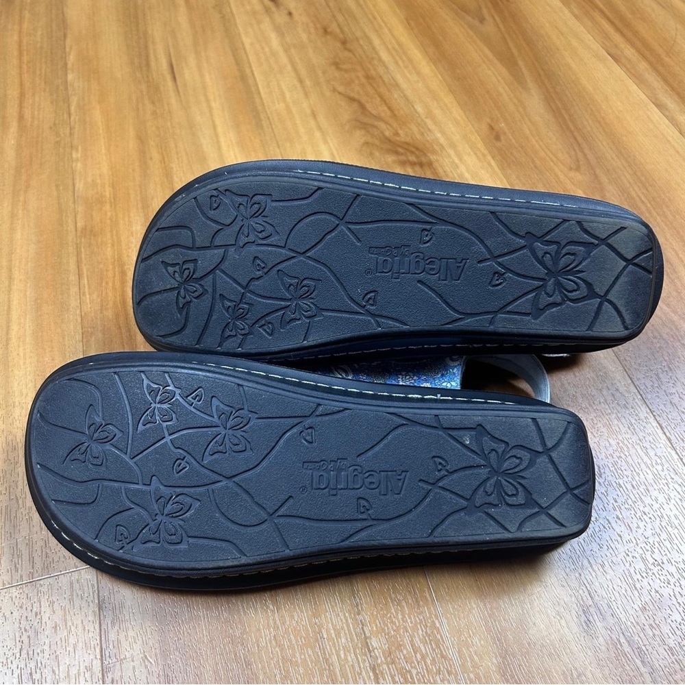 Alegria Vienna Blue Floral Comfort Sandals Hook Loop Strap Size 41 EU 10/ 10.5 - Picture 2 of 10